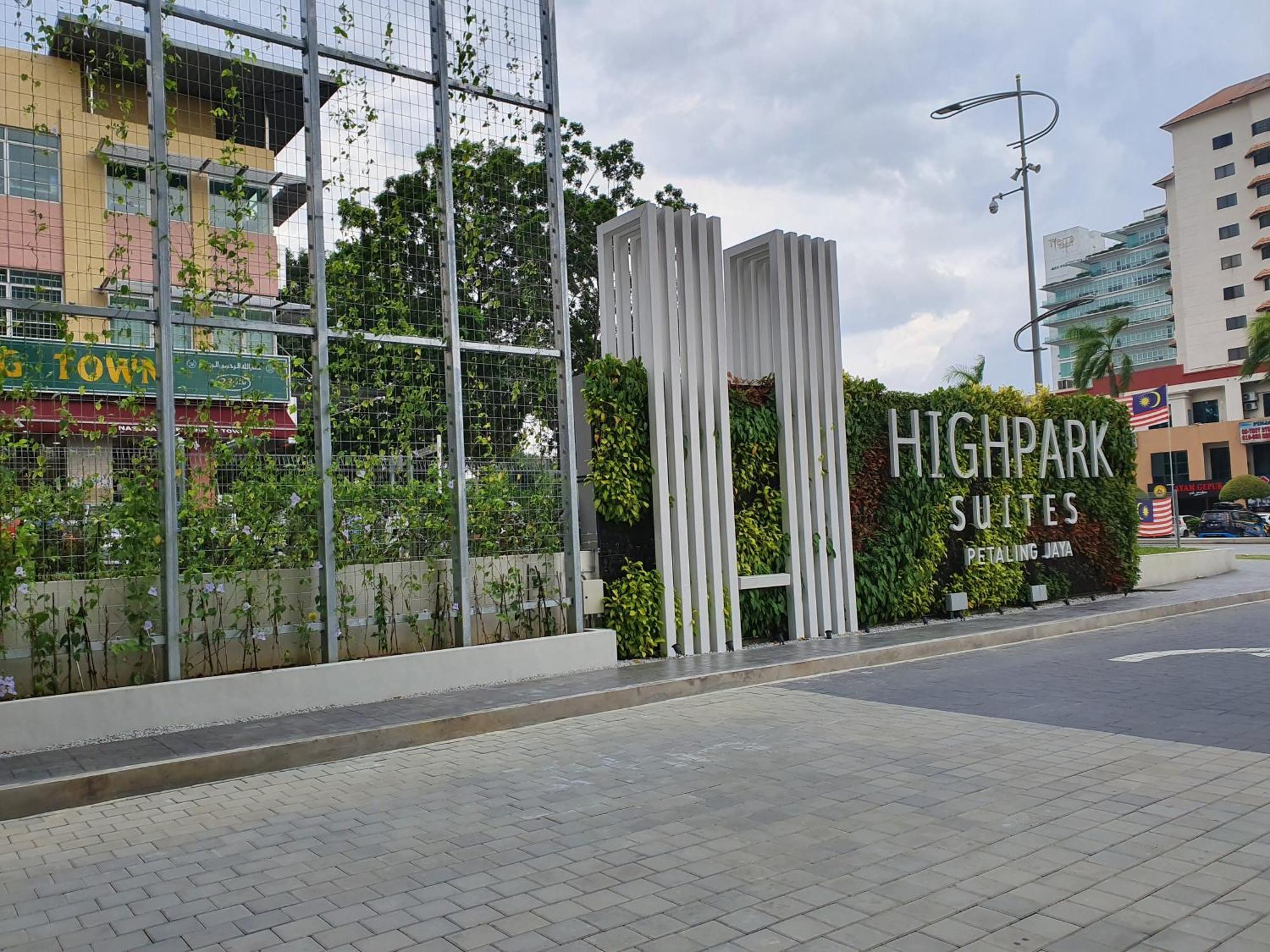 Highpark Suites In Petaling Jaya, Kelana Jaya By Plush Kampong Baharu Sungai Way Exterior foto