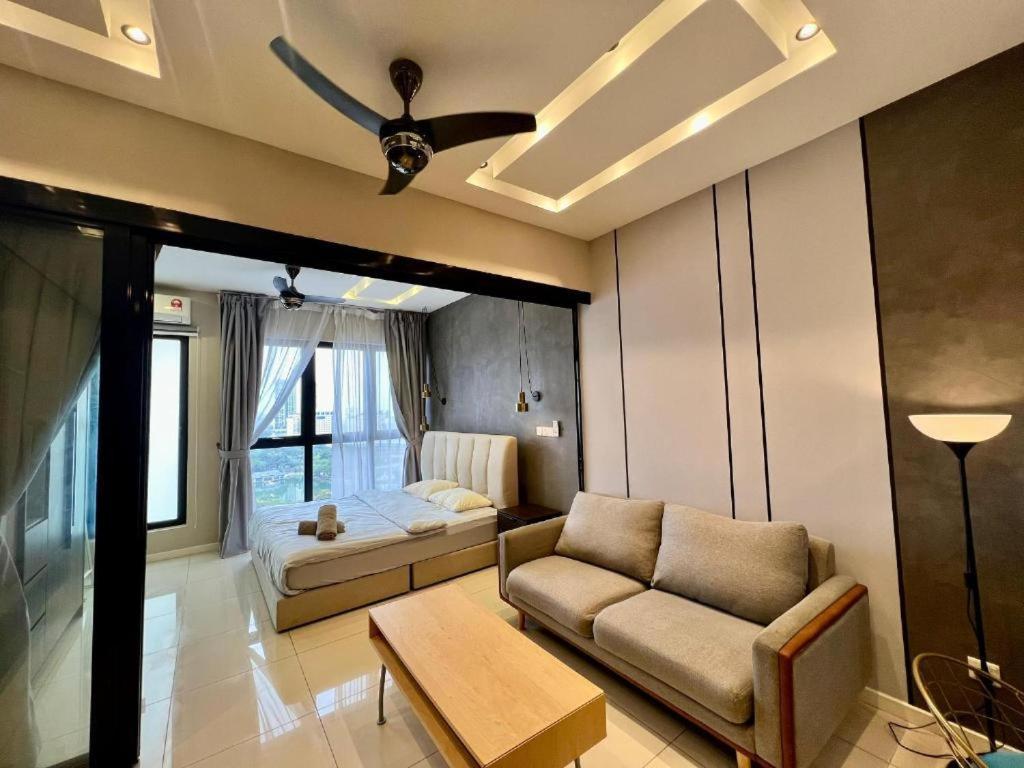 Highpark Suites In Petaling Jaya, Kelana Jaya By Plush Kampong Baharu Sungai Way Exterior foto