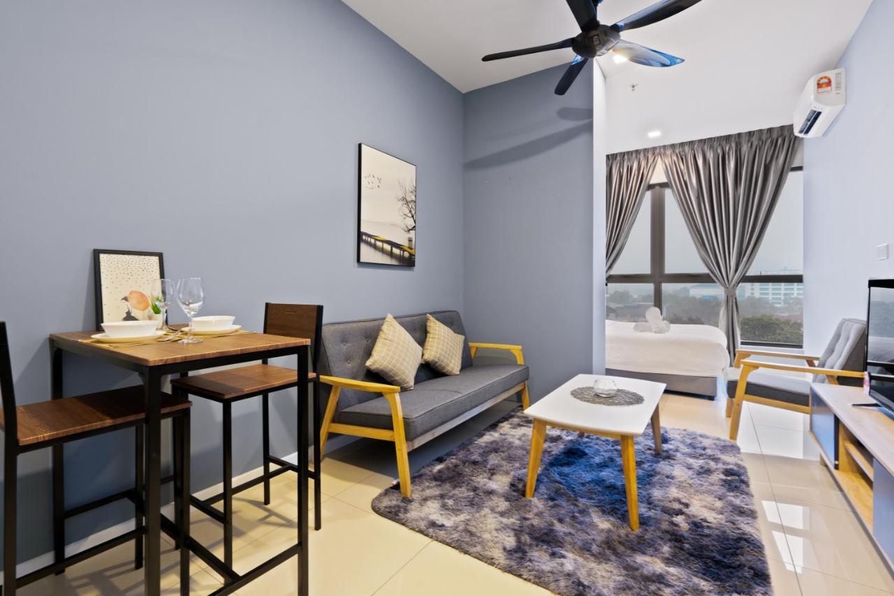 Highpark Suites In Petaling Jaya, Kelana Jaya By Plush Kampong Baharu Sungai Way Exterior foto